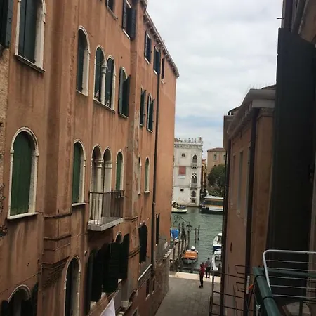 Ferienwohnung Venetian House Exterior foto